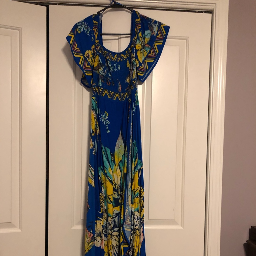 Women’s maxi dress never worn